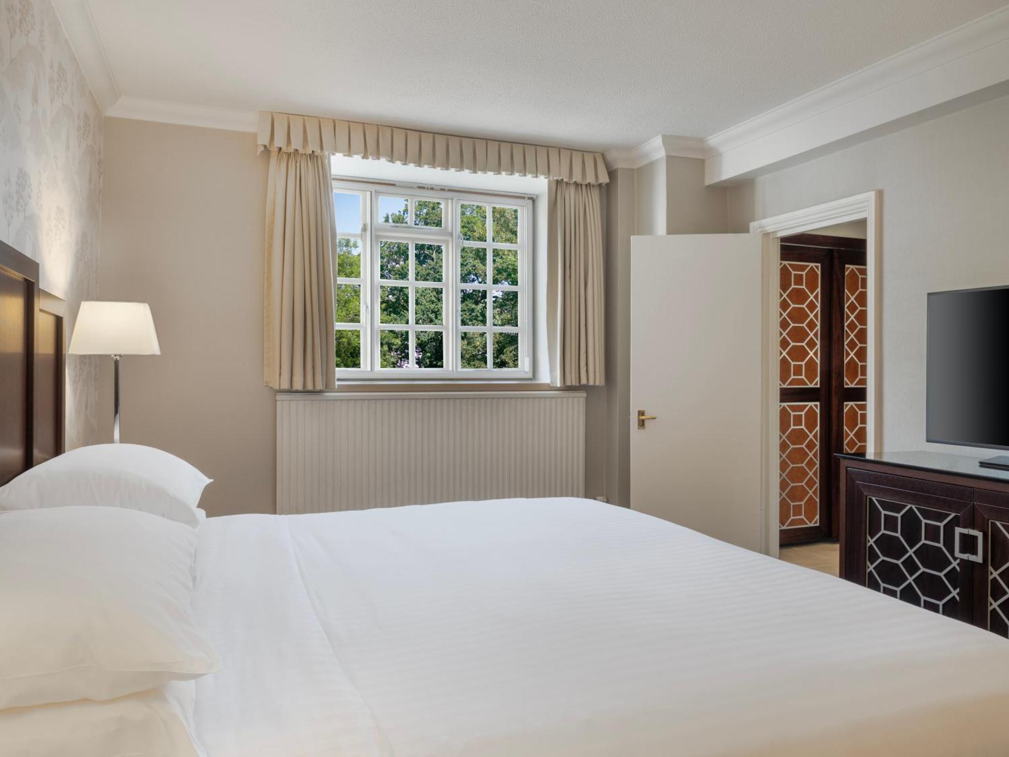 Delta Hotels By Marriott St Pierre Country Club Chepstow Exterior foto