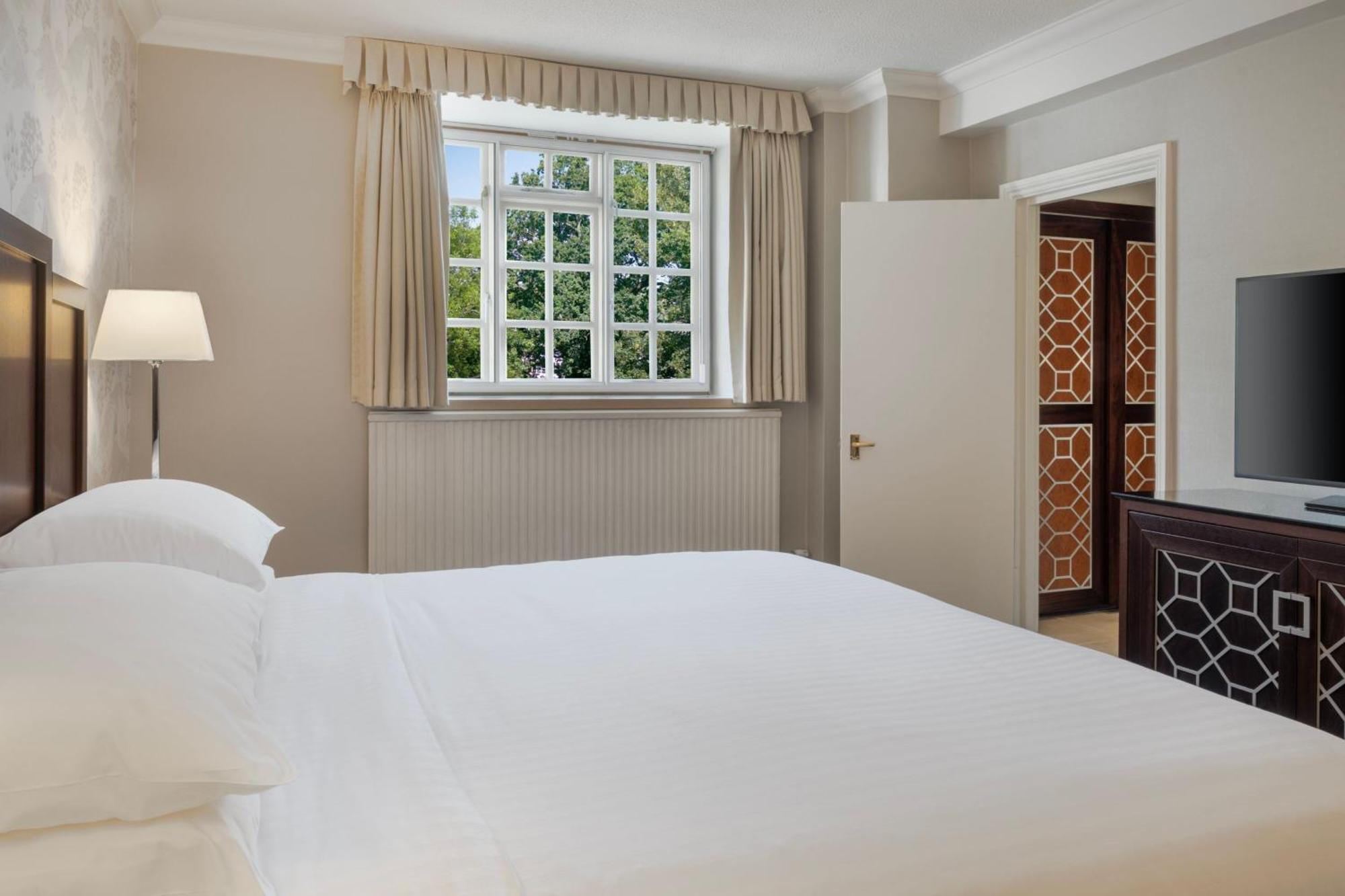 Delta Hotels By Marriott St Pierre Country Club Chepstow Exterior foto